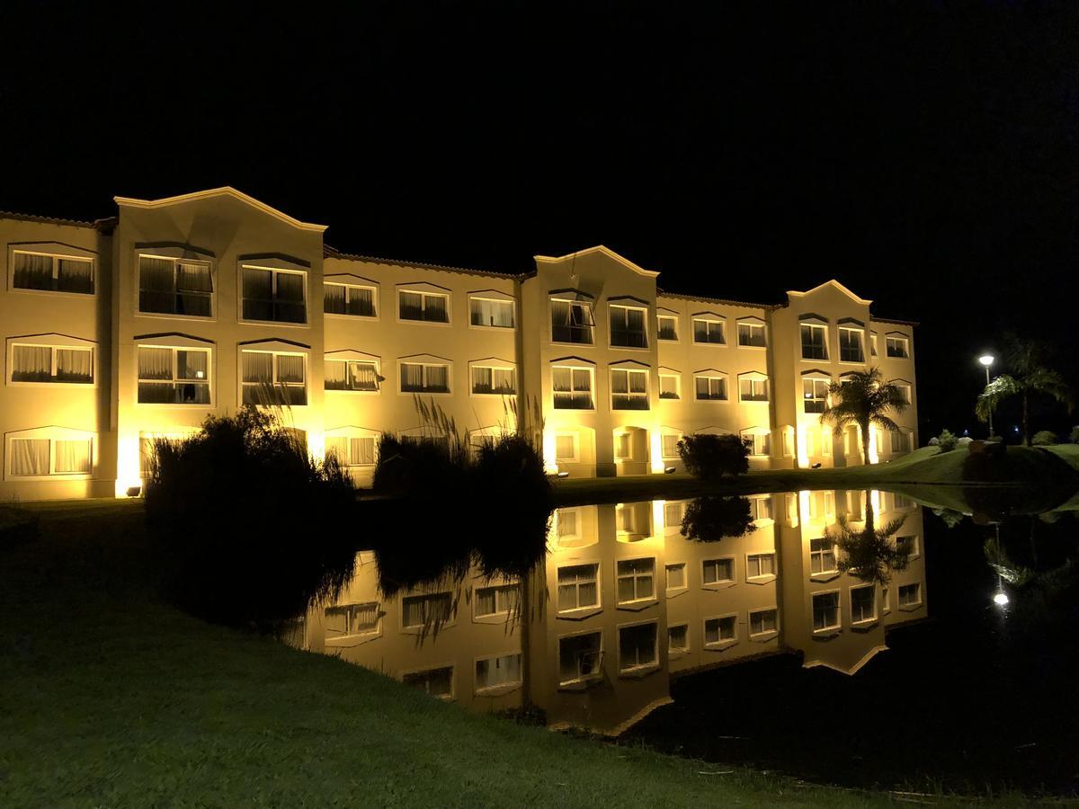 Howard Johnson Resort Spa & Convention Center Merlo Exterior foto
